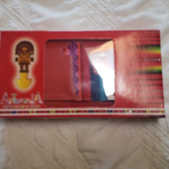 Wallets  rojo, negro y marron - Picture 3 of 3